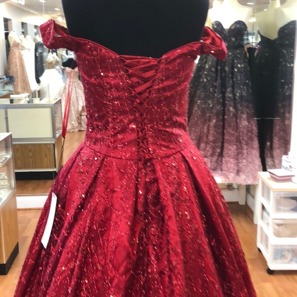 Reddish burgundy prom or special occasion dress, corset - Picture 5 of 8